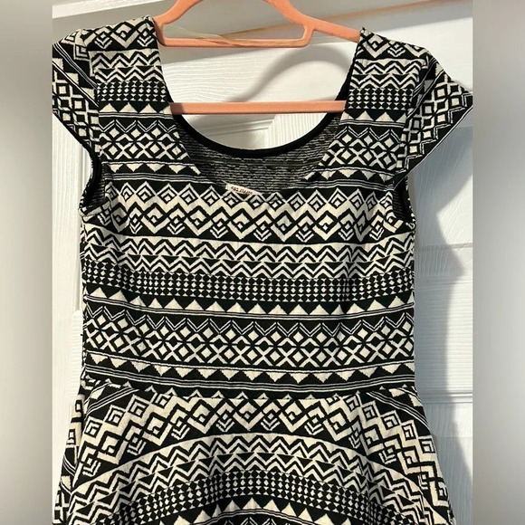 Mossimo Tribal Aztec Print Fit and Flare Dress, Size Small - Picture 5 of 6